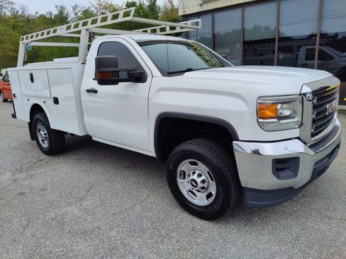 Used 2016 GMC Sierra 2500 4x4 Regular Cab w/ Sierra Convenience Package image 2