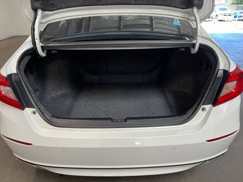 Used 2019 Honda Accord Touring image 16