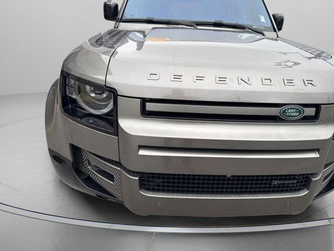 Used 2022 Land Rover Defender 110 X-Dynamic SE image 3