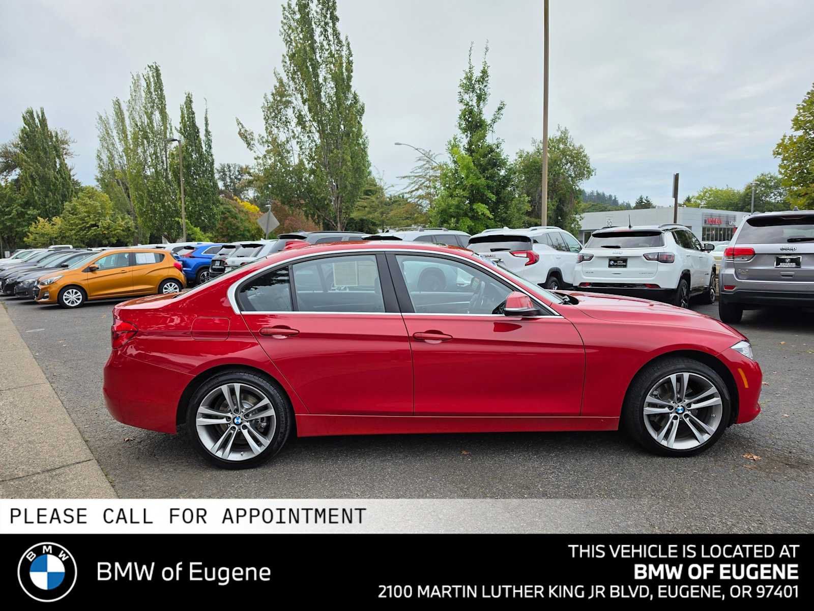Used 2018 BMW 330i xDrive Sedan AWD/4WD image 2