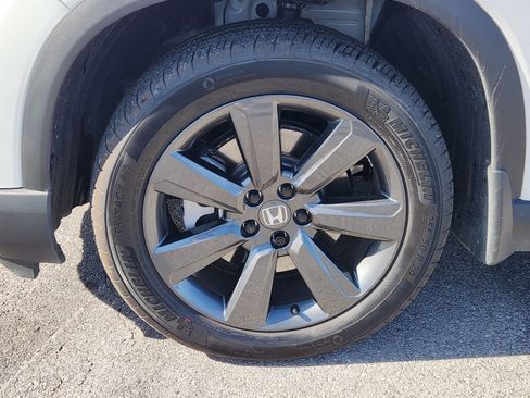 New 2025 Honda Pilot Sport image 14