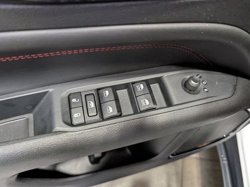 Used 2025 Jeep Compass Trailhawk AWD/4WD image 13
