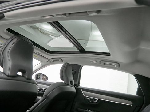 Certified 2025 Volvo S90 B6 Plus image 24