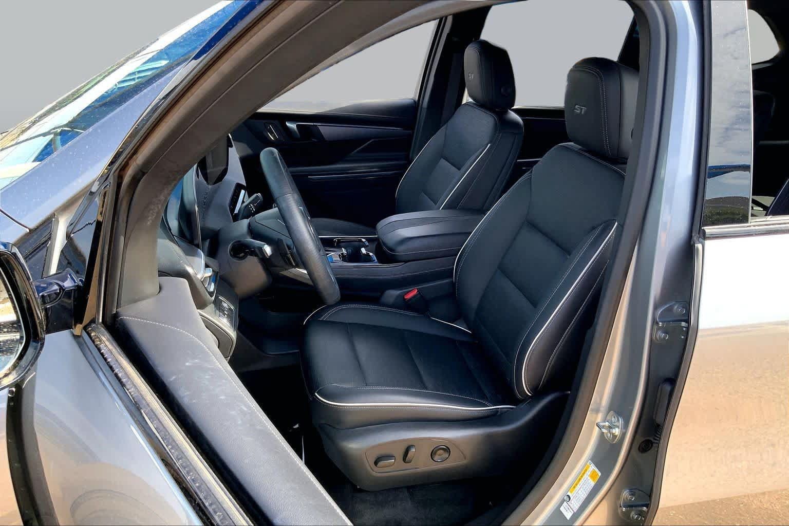 Used 2025 Buick Enclave Sport Touring FWD image 8