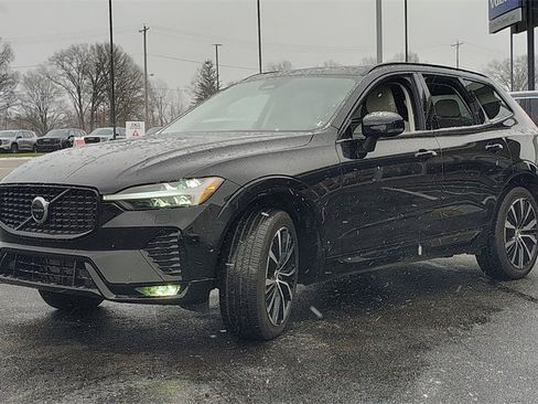 Used 2023 Volvo XC60 B5 Plus w/ Climate Package image 6