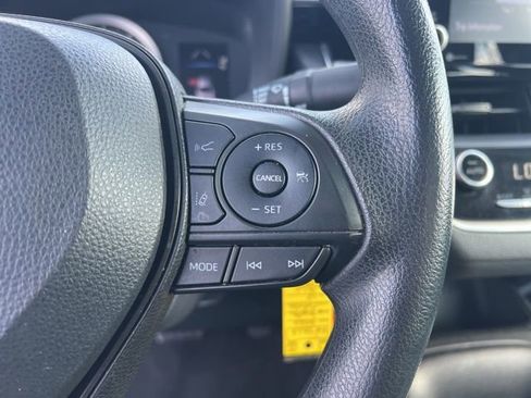 Used 2022 Toyota Corolla LE image 15