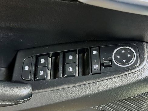 Used 2023 Kia Seltos SX image 11