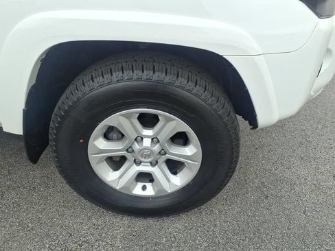 Certified 2024 Toyota 4Runner SR5 Premium w/ Moonroof Package AWD/4WD image 33