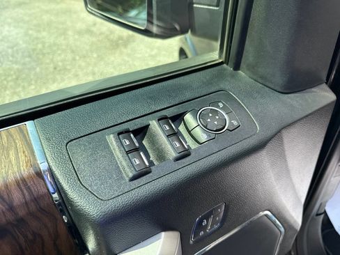 Used 2020 Ford F150 Lariat w/ Equipment Group 502A Luxury AWD/4WD image 9