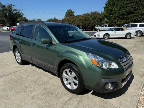 Used 2013 Subaru Outback 2.5i Limited w/ Moonroof Pkg AWD/4WD image 5