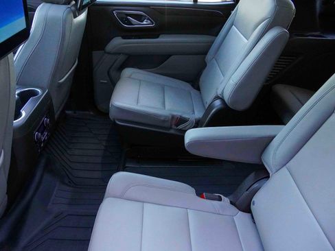 Used 2024 Chevrolet Tahoe Z71 w/ Luxury Package image 35