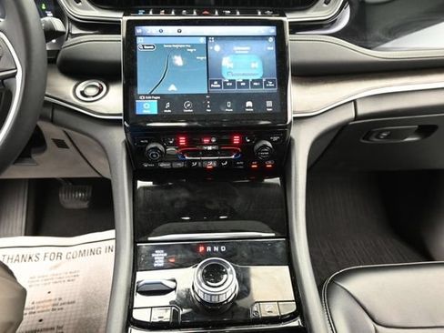 Used 2023 Jeep Grand Cherokee 4WD 4xe image 18