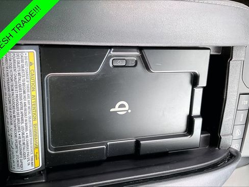 Used 2021 Toyota Highlander XLE AWD/4WD image 16