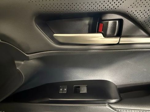 Used 2025 Toyota Camry XSE image 34