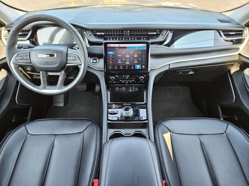 Used 2023 Jeep Grand Cherokee 4WD 4xe image 12