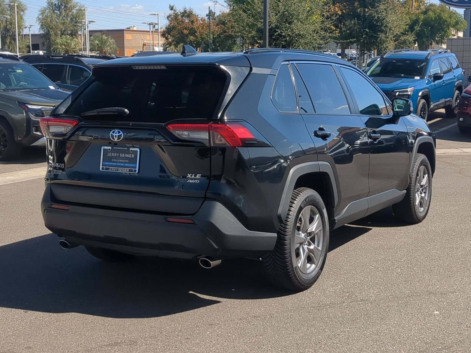 Used 2024 Toyota RAV4 XLE AWD/4WD image 5
