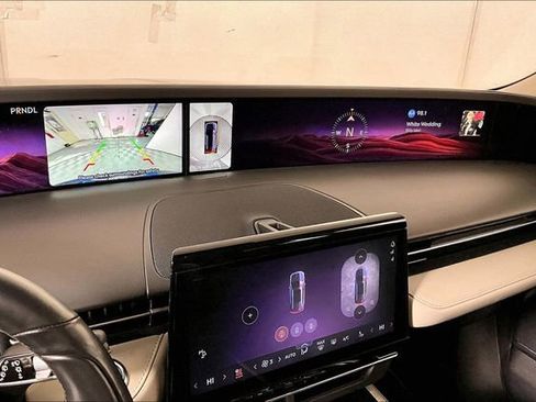 Used 2024 Lincoln Nautilus Reserve image 20