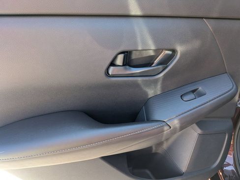 Used 2025 Nissan Sentra SV FWD image 25