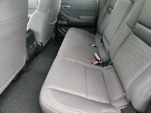 Used 2024 Nissan Frontier SV image 29