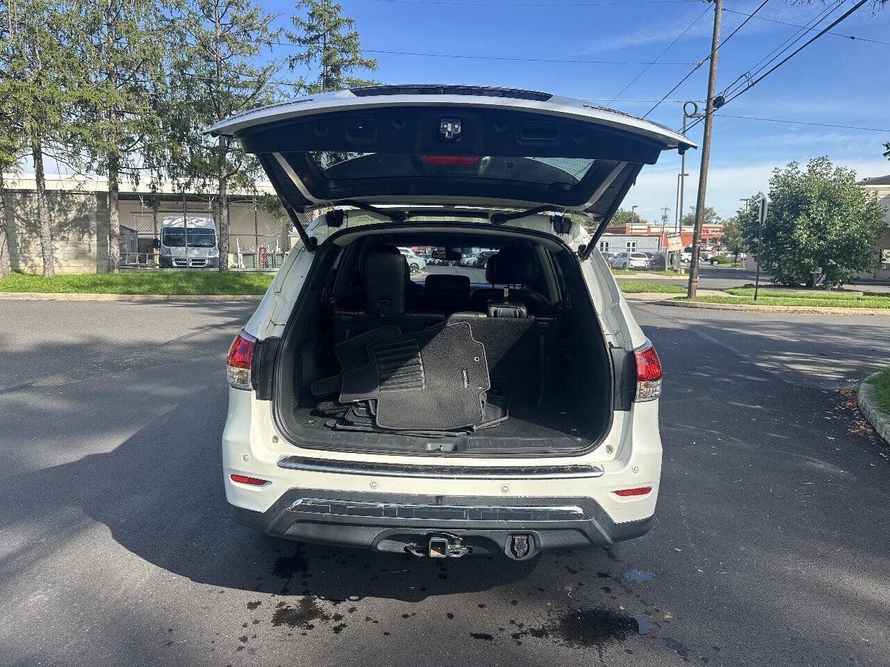 Used 2016 Nissan Pathfinder Platinum AWD/4WD image 6