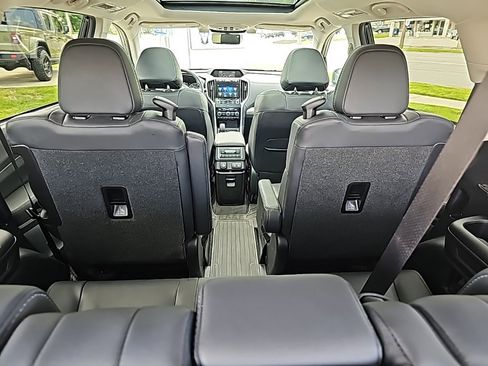 Used 2022 Subaru Ascent Touring image 24