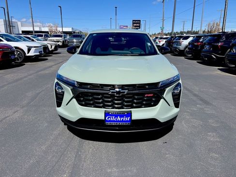 Used 2024 Chevrolet Trax RS w/ Driver Confidence Package FWD image 24