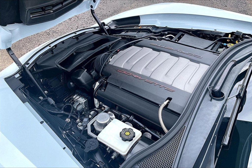 Used 2019 Chevrolet Corvette Grand Sport w/ Grand Sport Heritage Package RWD image 28