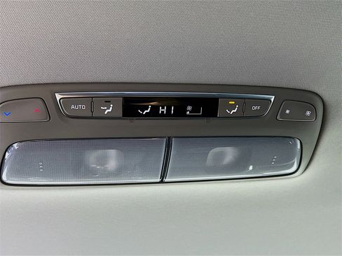 Certified 2025 Kia Telluride LX image 25
