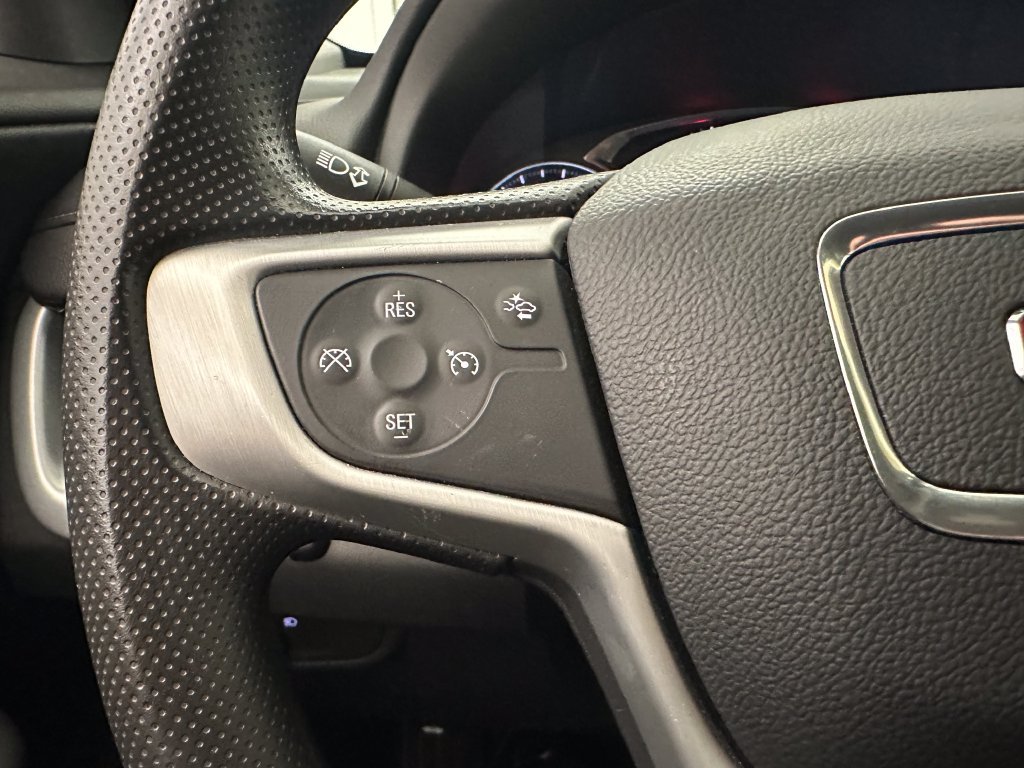 Used 2023 GMC Terrain SLE w/ Driver Convenience Package FWD image 11