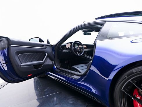 Used 2026 Porsche 911 Carrera GTS image 38