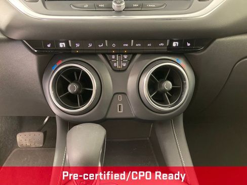 Used 2025 Chevrolet Blazer LT AWD/4WD image 9