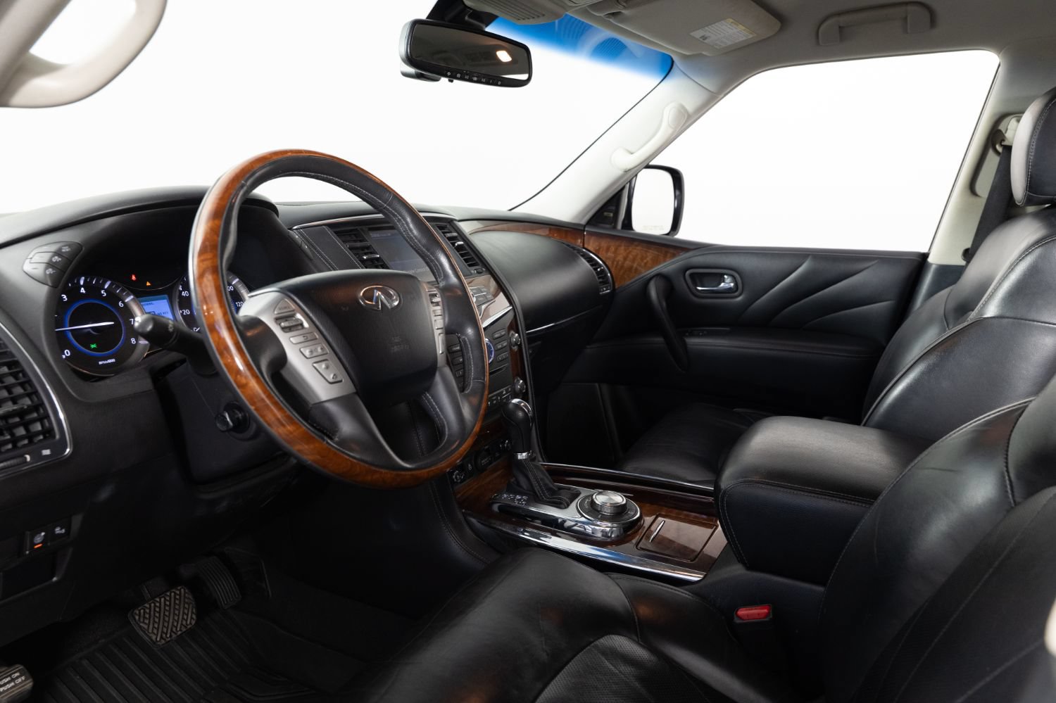 Used 2016 INFINITI QX80 4WD w/ Deluxe Technology Package image 13