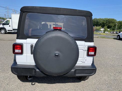 Used 2023 Jeep Wrangler Unlimited Sport AWD/4WD image 4