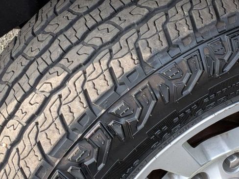 Used 2020 Chevrolet Suburban LT image 11