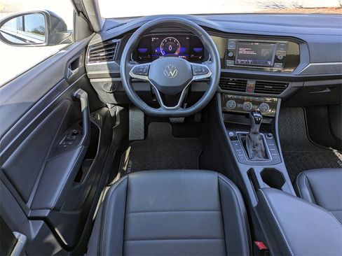 Used 2023 Volkswagen Jetta SE image 17
