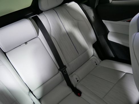 Used 2024 Cadillac Lyriq Luxury image 14