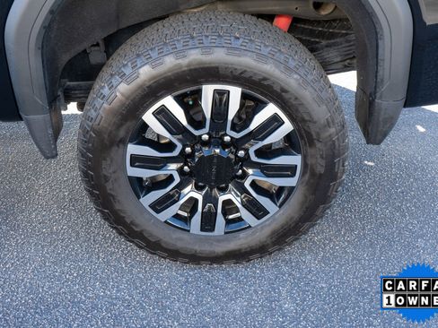 Used 2024 GMC Sierra 2500 Denali Ultimate image 9