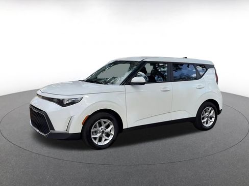 Used 2025 Kia Soul LX w/ LX Technology Package image 8