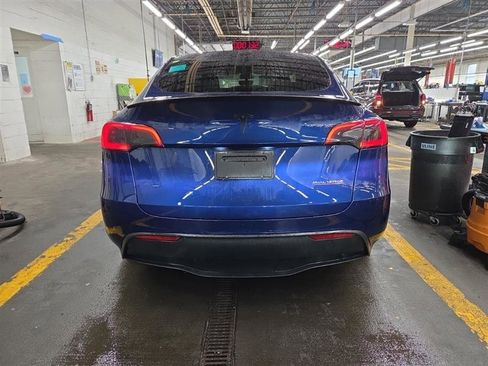 Used 2023 Tesla Model Y Performance image 5