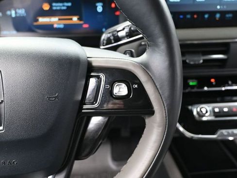 Used 2025 Lincoln Corsair Reserve w/ Jet Appearance Package image 30