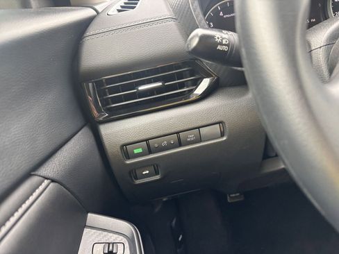 Used 2025 Nissan Sentra SV FWD image 32