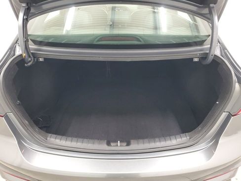 Used 2018 Hyundai Elantra Sport image 10