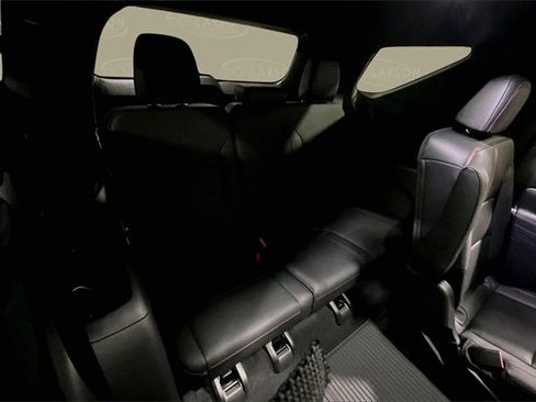 Certified 2024 Chevrolet Traverse RS image 34