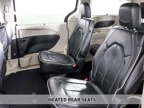 Used 2024 Chrysler Pacifica Limited image 9