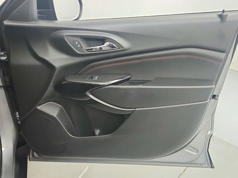 Used 2025 Chevrolet Trax RS w/ Driver Confidence Package FWD image 28