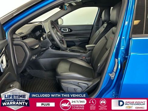 Used 2025 Jeep Compass Trailhawk image 18