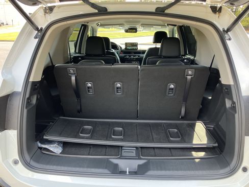 Used 2025 Honda Pilot EX-L image 33