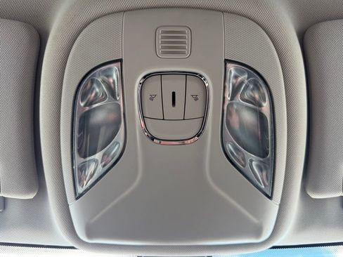 Used 2020 Jeep Compass Limited image 33