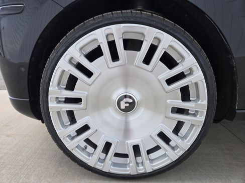 Used 2020 Rolls-Royce Cullinan Black Badge image 15