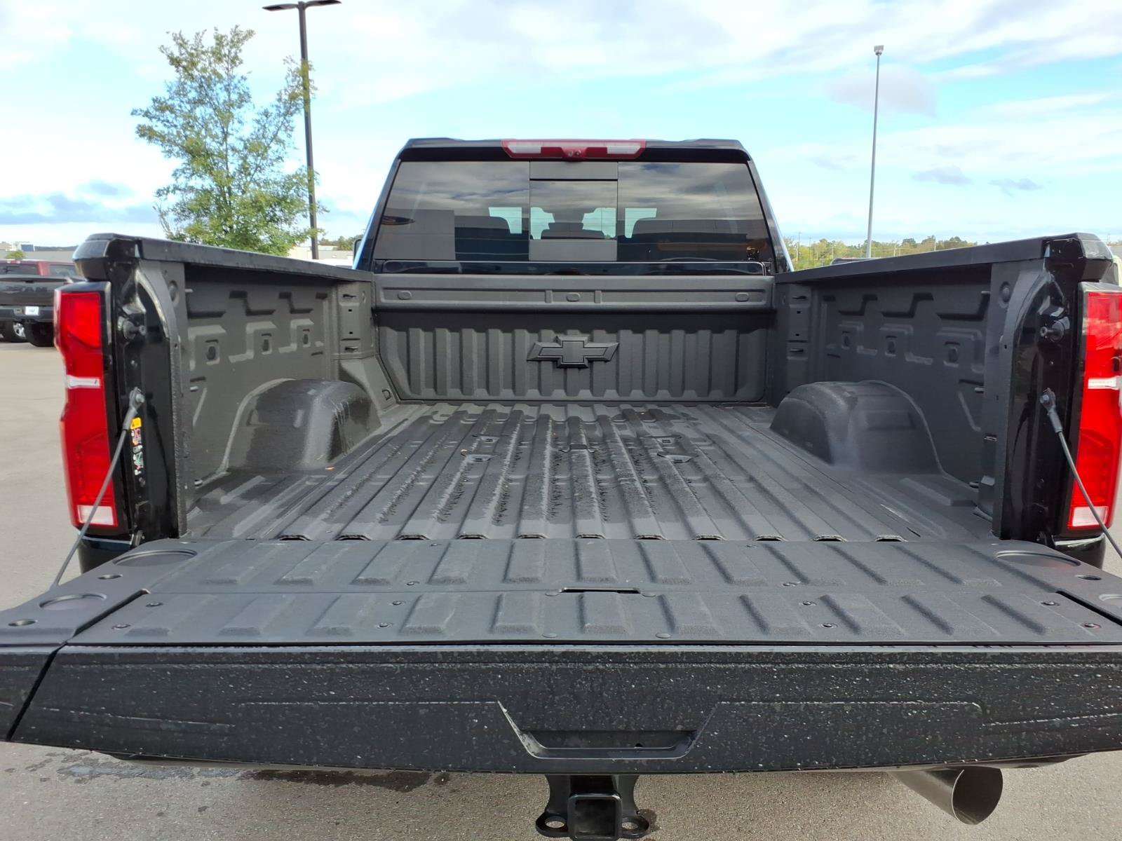 Used 2026 Chevrolet Silverado 2500 High Country w/ High Country Premium Package AWD/4WD image 15